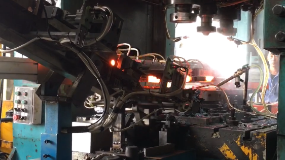 熱模鍛?鍛造自動(dòng)線單邊步進(jìn)梁機(jī)械手